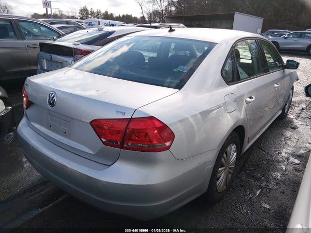 Продаж на аукціоні авто 2015 Volkswagen Passat 1.8t S, vin: 1VWAT7A37FC002099, номер лоту: 44016966