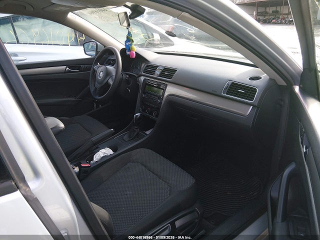 Продаж на аукціоні авто 2015 Volkswagen Passat 1.8t S, vin: 1VWAT7A37FC002099, номер лоту: 44016966