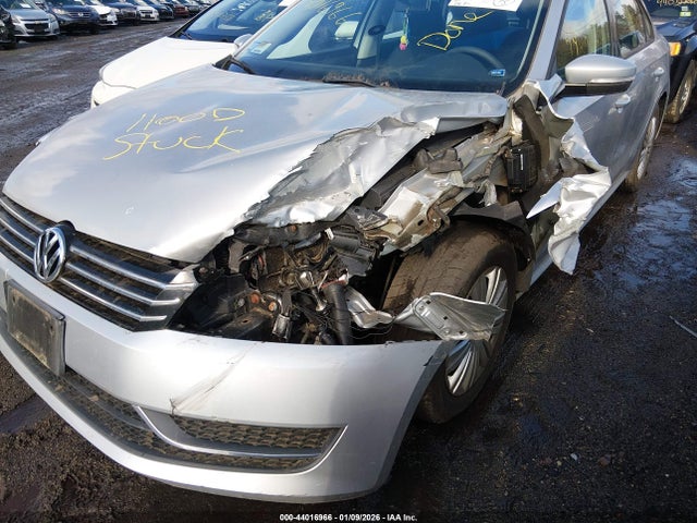 Продаж на аукціоні авто 2015 Volkswagen Passat 1.8t S, vin: 1VWAT7A37FC002099, номер лоту: 44016966