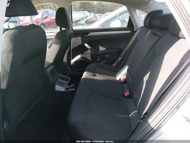 Продаж на аукціоні авто 2015 Volkswagen Passat 1.8t S, vin: 1VWAT7A37FC002099, номер лоту: 44016966