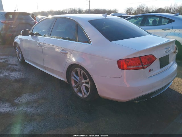 2012 AUDI S4 WAUBGAFL9CA061533 Photo 2