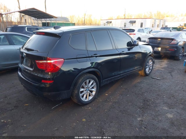 2015 BMW X3 5UXWX9C57F0D46302 Photo 3