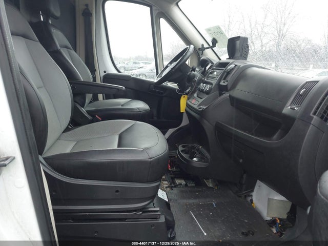 44017137 :رقم المزاد ، 3C6TRVAG7HE536580 vin ، 2017 Ram Promaster 1500 Low Roof 136 Wb مزاد بيع