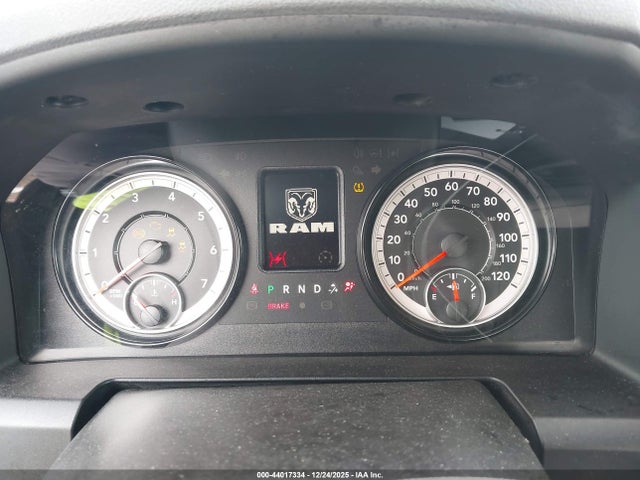 Продаж на аукціоні авто 2020 Ram 1500 Classic Tradesman  4x2 6'4 Box, vin: 1C6RR6FG9LS116527, номер лоту: 44017334