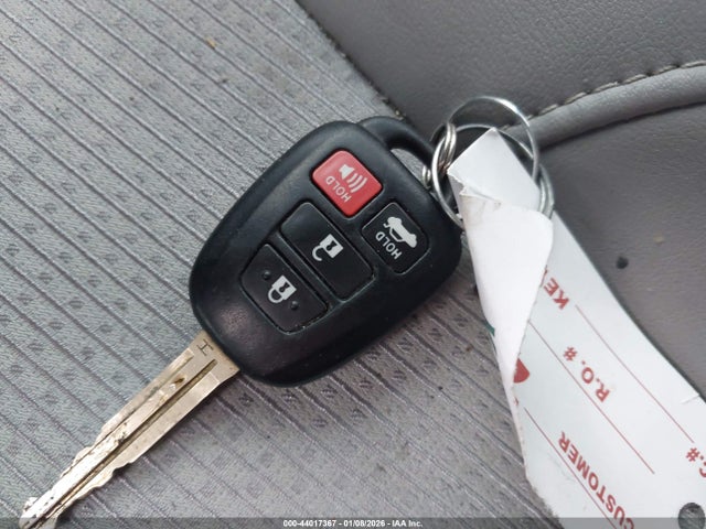 4T1BF1FK1GU216055 Toyota CAMRY SE