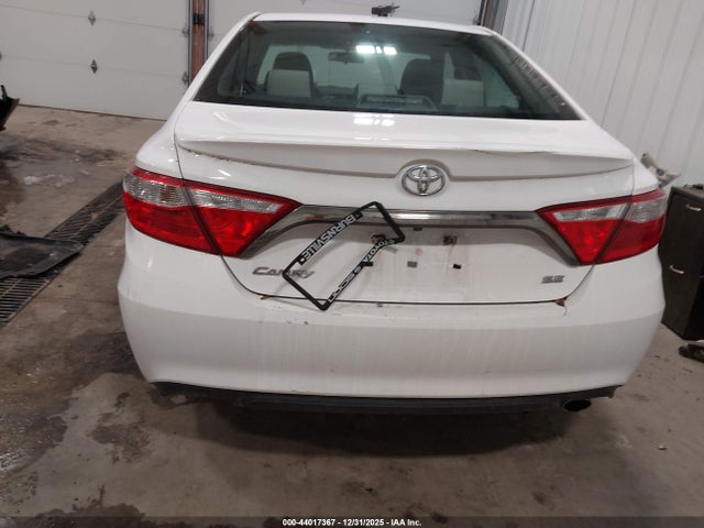 4T1BF1FK1GU216055 Toyota CAMRY SE