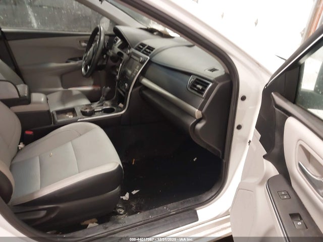4T1BF1FK1GU216055 Toyota CAMRY SE