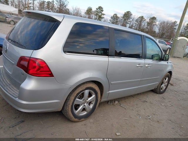 Auction sale of the 2010 Volkswagen Routan Se, vin: 2V4RW3D18AR262758, lot number: 44017427