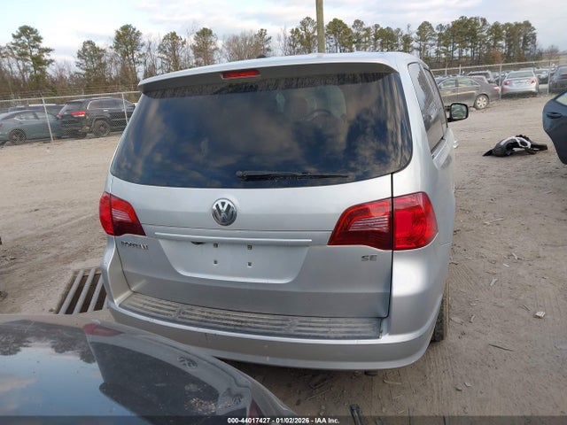 Auction sale of the 2010 Volkswagen Routan Se, vin: 2V4RW3D18AR262758, lot number: 44017427