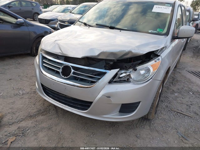 Auction sale of the 2010 Volkswagen Routan Se, vin: 2V4RW3D18AR262758, lot number: 44017427