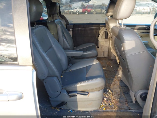 Auction sale of the 2010 Volkswagen Routan Se, vin: 2V4RW3D18AR262758, lot number: 44017427