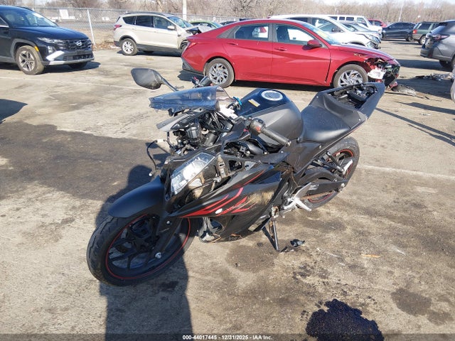 MH3RH15Y1HK002457 Yamaha Yzfr3 A
