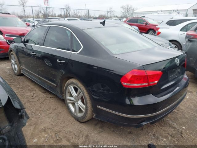 2015 VOLKSWAGEN PASSAT 1VWCM7A35FC046012 Photo 2
