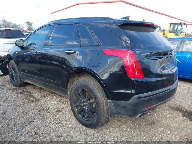 2018 CADILLAC XT5 1GYKNCRS6JZ233372 Photo 2