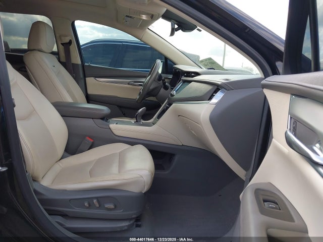 2018 CADILLAC XT5 1GYKNCRS6JZ233372 Photo 4