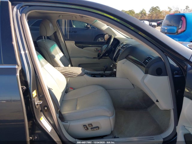 2011 LEXUS LS 460 JTHBL5EF7B5107903 Photo 4