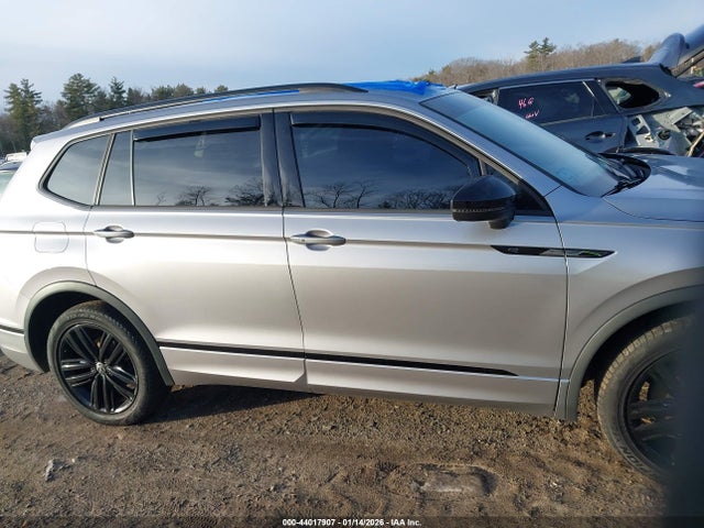 3VV8B7AX8NM049373 Volkswagen Tiguan 2.0t Se R-line Black