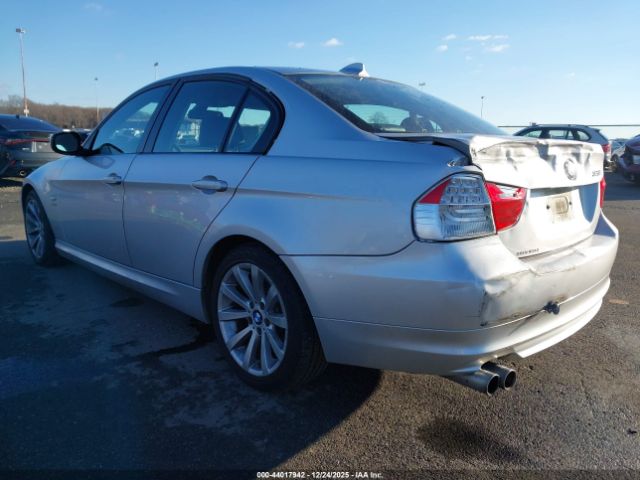 2011 BMW 328I WBAPK5G53BNN80922 Photo 2