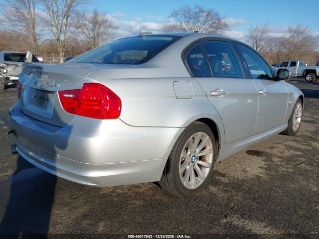 2011 BMW 328I WBAPK5G53BNN80922 Photo 3