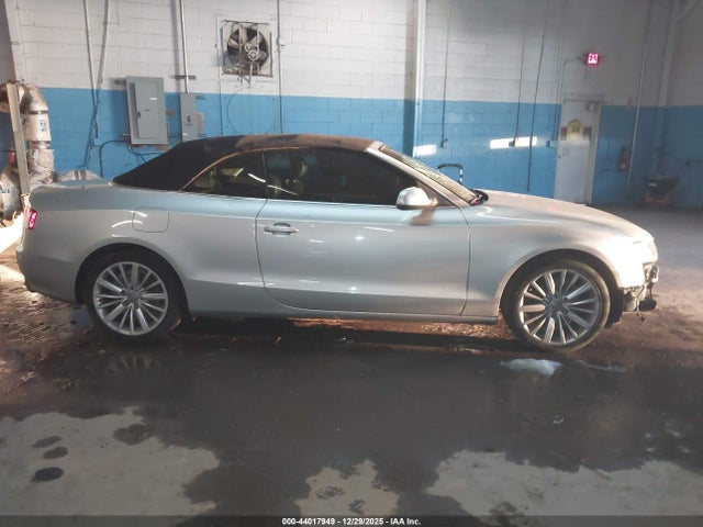 Продажа на аукционе авто 2011 Audi A5 2.0t Premium, vin: WAULFAFH9BN010348, номер лота: 44017949