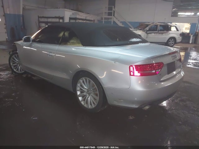 2011 AUDI A5 WAULFAFH9BN010348 Photo 2