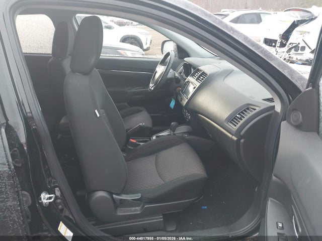 2018 MITSUBISHI OUTLANDER SPORT JA4AR3AU1JU004740 Photo 4