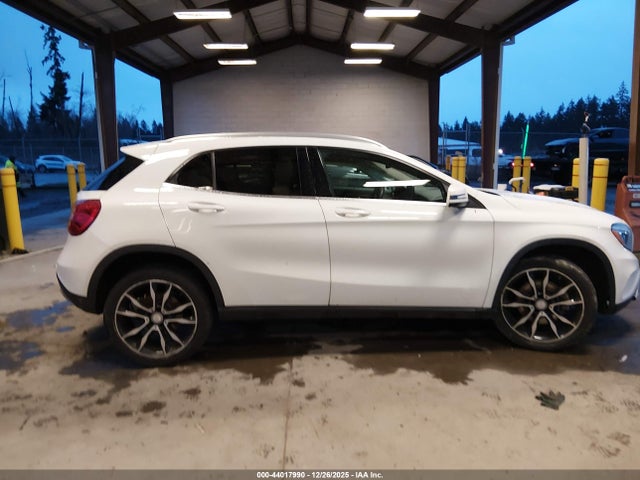 WDCTG4GB0HJ354284 Mercedes-Benz Gla 250 4matic