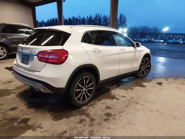 2017 MERCEDES-BENZ GLA 250 WDCTG4GB0HJ354284 Photo 3