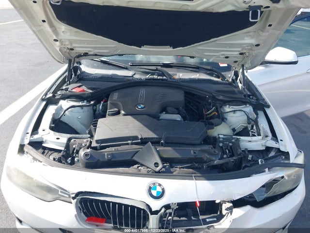 44017998 :رقم المزاد ، WBA3A5G5XDNP25099 vin ، 2013 Bmw 328i مزاد بيع