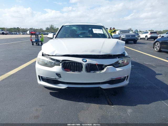 44017998 :رقم المزاد ، WBA3A5G5XDNP25099 vin ، 2013 Bmw 328i مزاد بيع