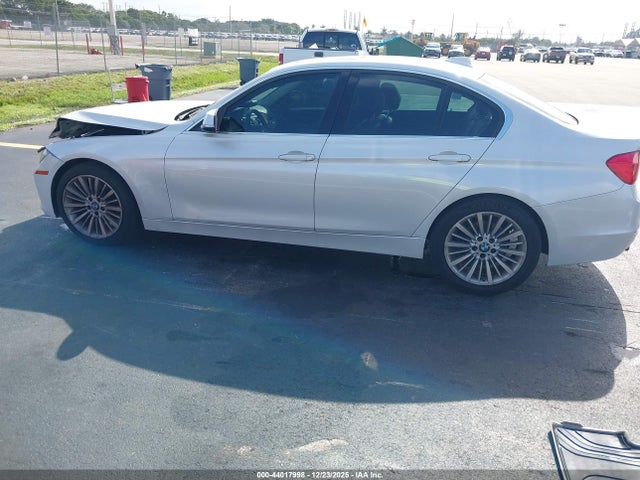 44017998 :رقم المزاد ، WBA3A5G5XDNP25099 vin ، 2013 Bmw 328i مزاد بيع