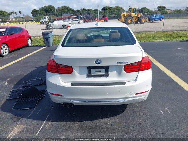 44017998 :رقم المزاد ، WBA3A5G5XDNP25099 vin ، 2013 Bmw 328i مزاد بيع