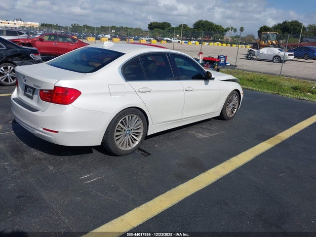 44017998 :رقم المزاد ، WBA3A5G5XDNP25099 vin ، 2013 Bmw 328i مزاد بيع