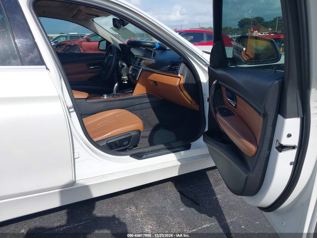 44017998 :رقم المزاد ، WBA3A5G5XDNP25099 vin ، 2013 Bmw 328i مزاد بيع