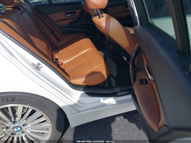 44017998 :رقم المزاد ، WBA3A5G5XDNP25099 vin ، 2013 Bmw 328i مزاد بيع