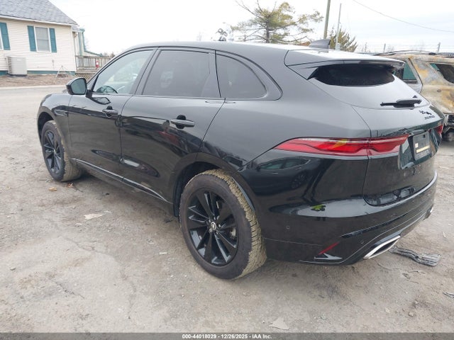 2024 JAGUAR F-PACE SADCT2FU3RA733262 Photo 2