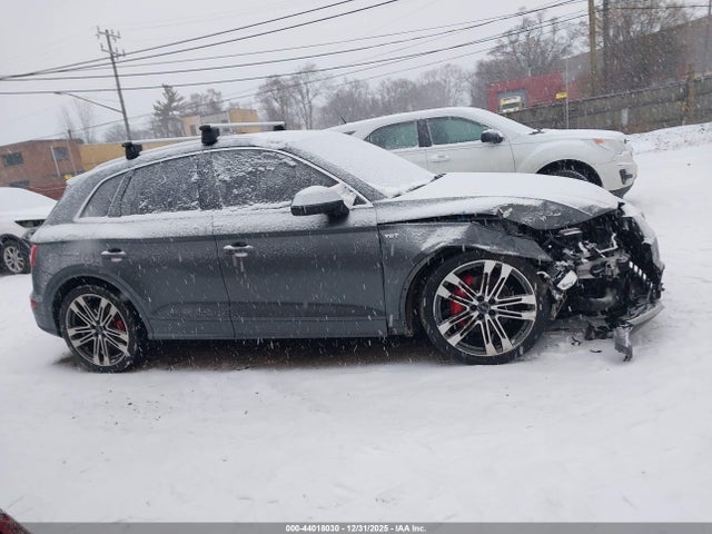 44018030 :رقم المزاد ، WA1C4AFY7J2076917 vin ، 2018 Audi Sq5 3.0t Premium Plus مزاد بيع