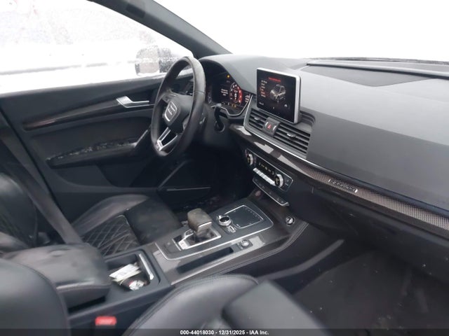 2018 AUDI SQ5 WA1C4AFY7J2076917 Photo 4