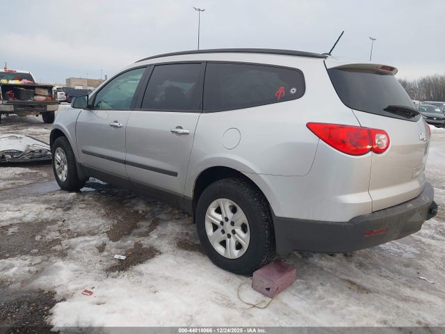 2012 CHEVROLET TRAVERSE 1GNKRFED2CJ171982 Photo 2