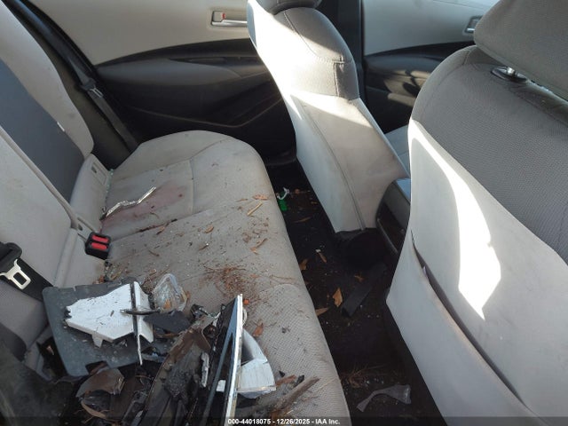 5YFEPMAE6MP213825 Toyota COROLLA LE