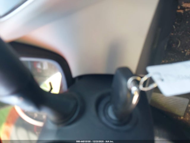 5YFEPMAE0NP381123 Toyota COROLLA LE