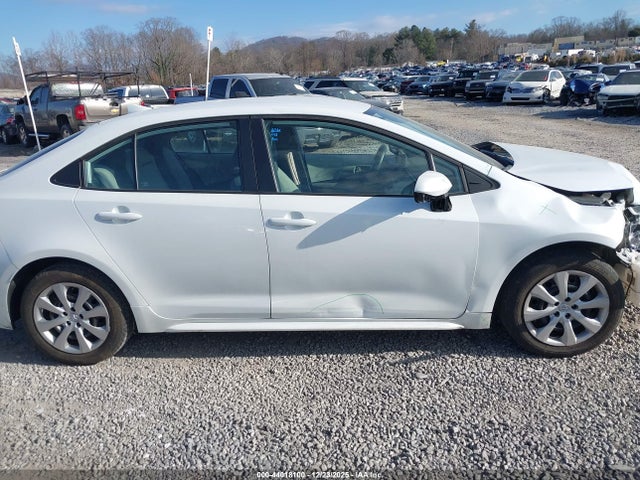 5YFEPMAE0NP381123 Toyota COROLLA LE