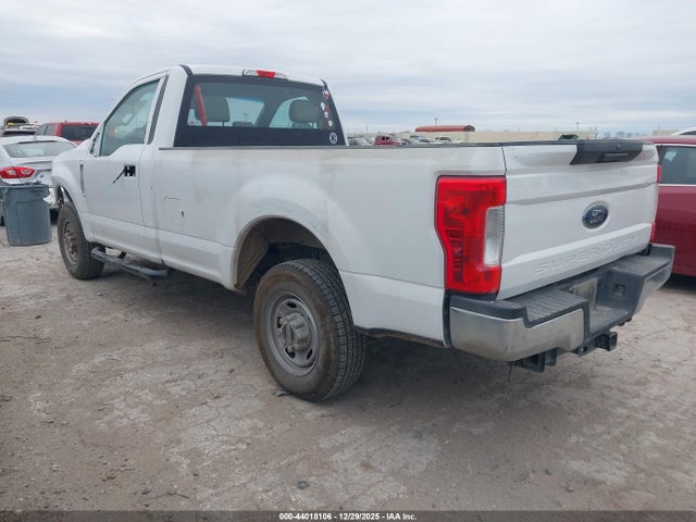Ford F-250 Xl 2018 1FTBF2A66JEC35996 Image 3