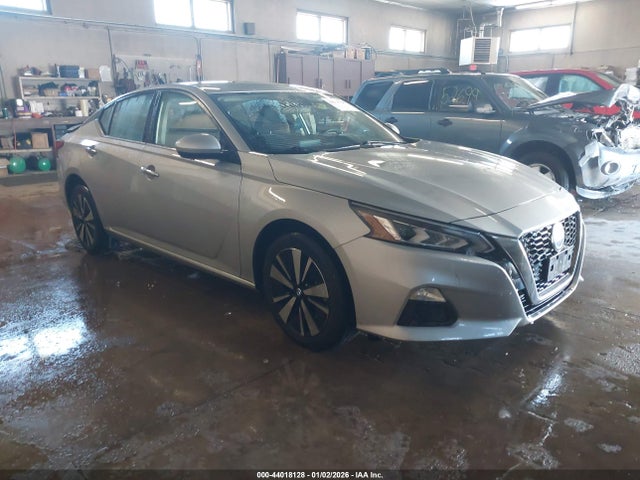 1N4BL4DW1NN331188 Nissan Altima Sv Intelligent Awd