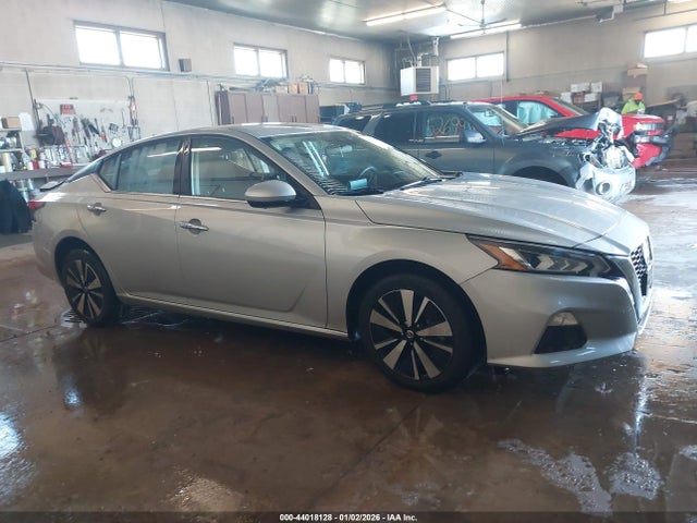 1N4BL4DW1NN331188 Nissan Altima Sv Intelligent Awd