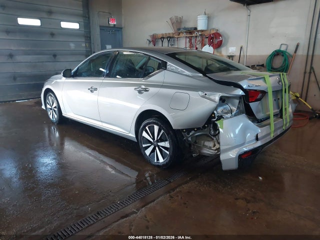 1N4BL4DW1NN331188 Nissan Altima Sv Intelligent Awd