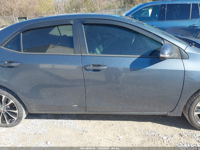Toyota COROLLA SE 2018 5YFBURHE3JP843795 Image 13