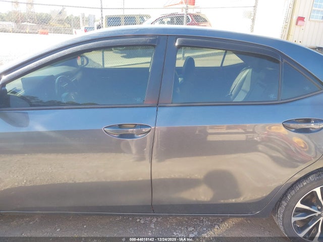 Toyota COROLLA SE 2018 5YFBURHE3JP843795 Image 14