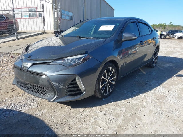 Toyota COROLLA SE 2018 5YFBURHE3JP843795 Image 2