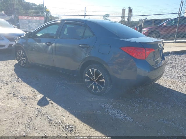 Toyota COROLLA SE 2018 5YFBURHE3JP843795 Image 3